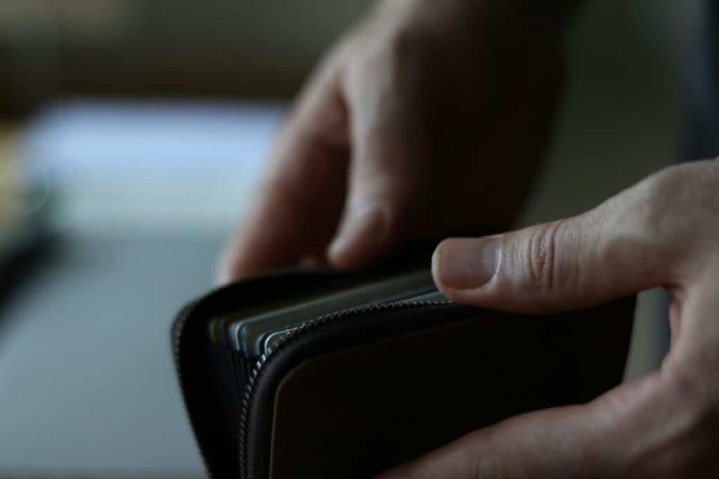 How to live frugally in Canada: 10 practical tips for saving money